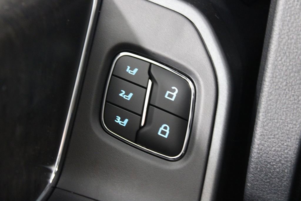 New 2026 Ford F250 Lariat w/ Black Appearance Package image 42