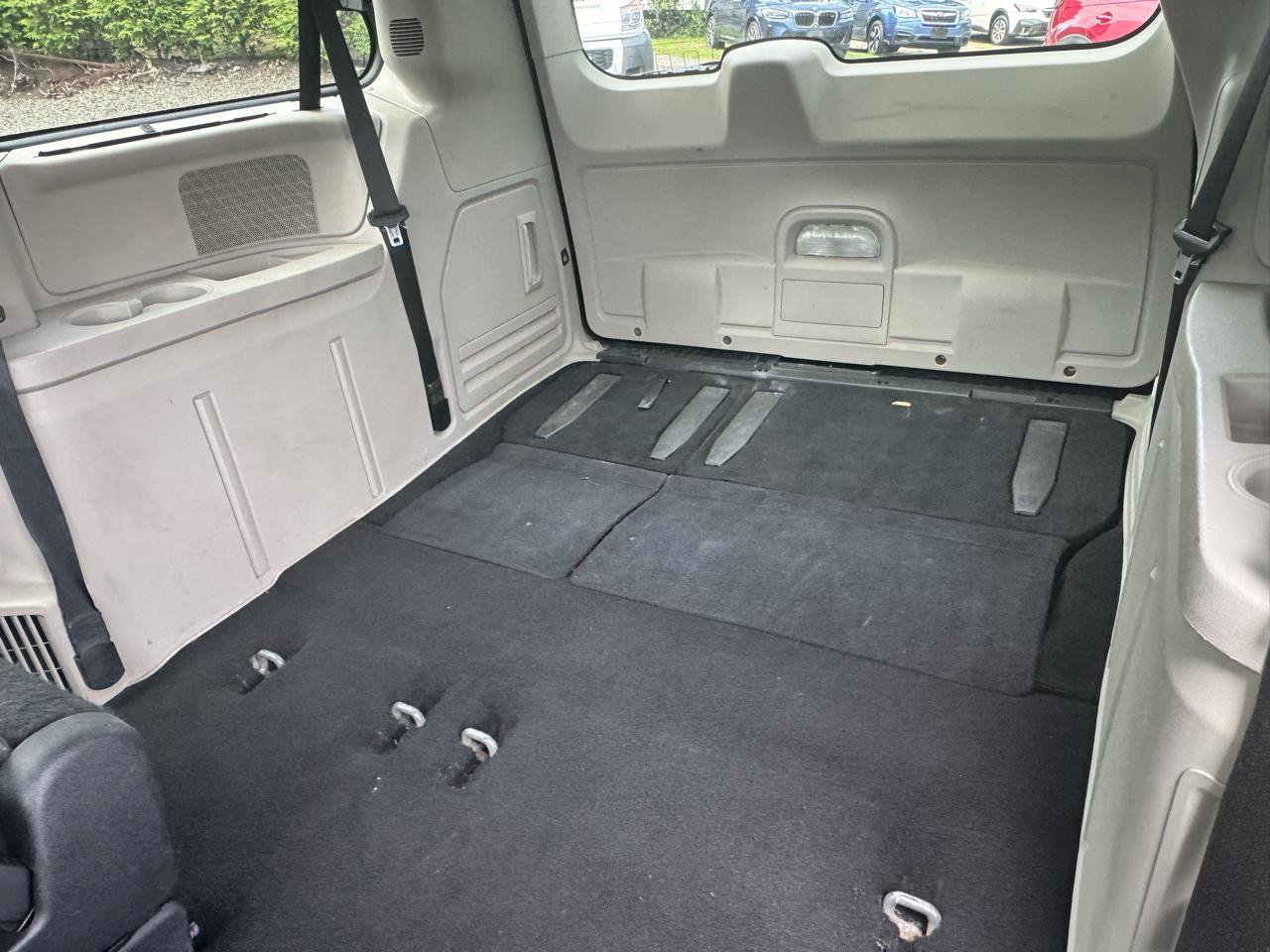 Used 2012 Chrysler Town & Country Touring-L w/ Entertainment Group #2 FWD image 15