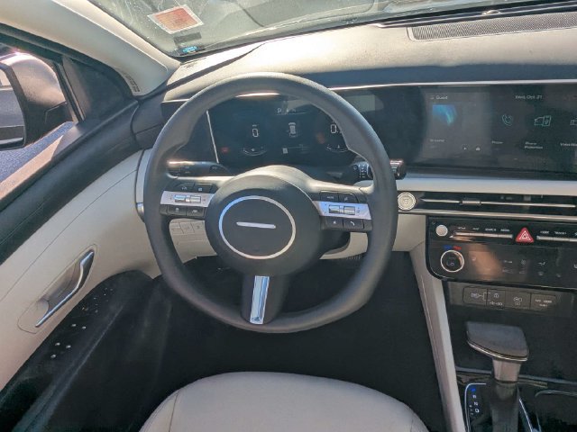 Used 2026 Hyundai Tucson SEL FWD image 16