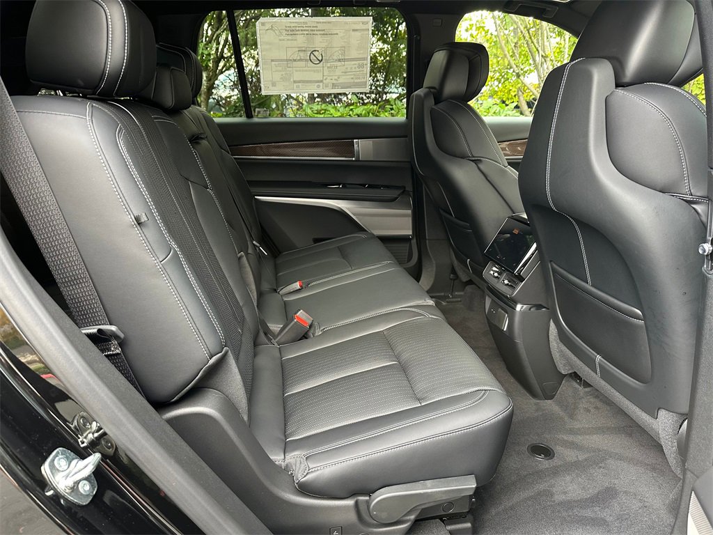 New 2026 Cadillac Vistiq Sport image 12