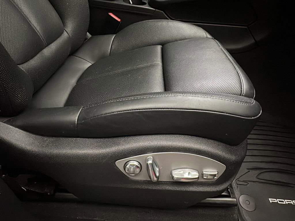 Used 2023 Porsche Macan image 18