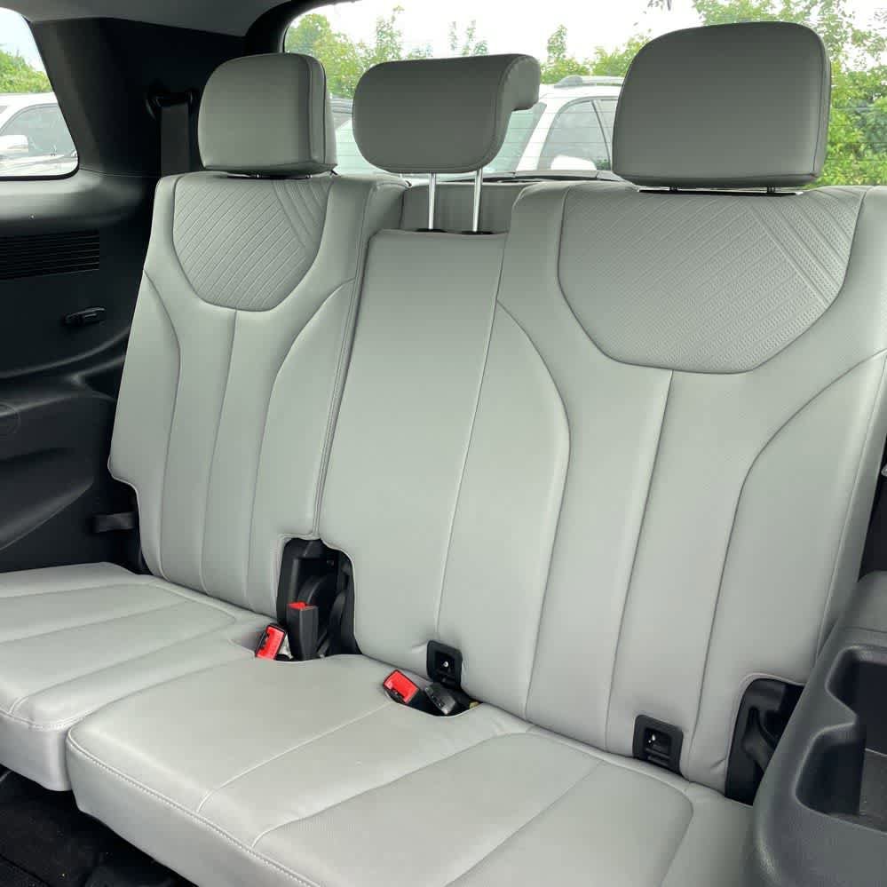 Used 2024 Hyundai Palisade SEL w/ Premium Package FWD image 15
