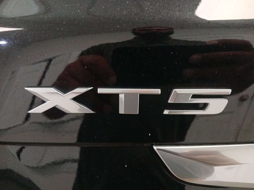 Used 2020 Cadillac XT5 Premium Luxury AWD/4WD image 26