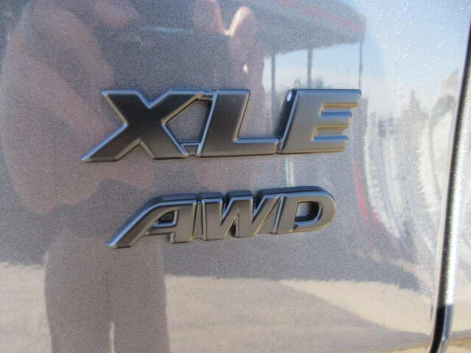 Used 2025 Toyota RAV4 XLE Premium image 7