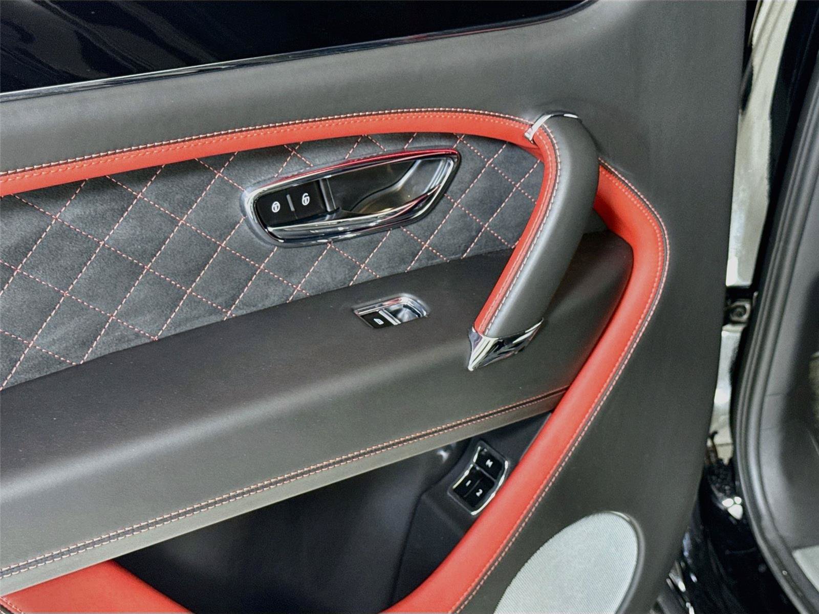 Used 2020 Bentley Bentayga Speed AWD/4WD image 27