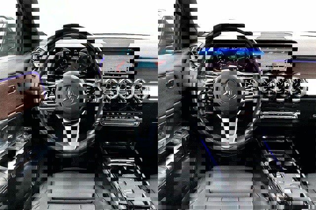 Certified 2022 Mercedes-Benz GLB 250 4MATIC image 11