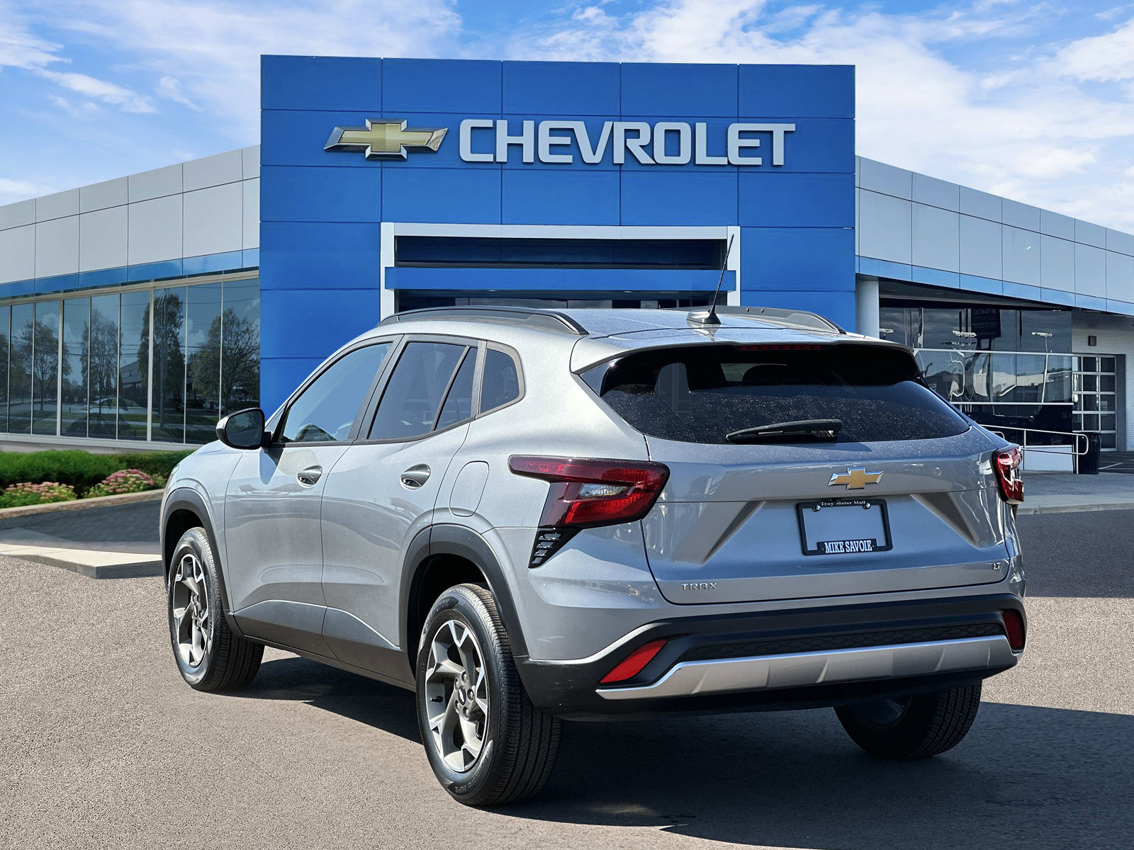 Certified 2024 Chevrolet Trax LT w/ Sunroof Package FWD image 3