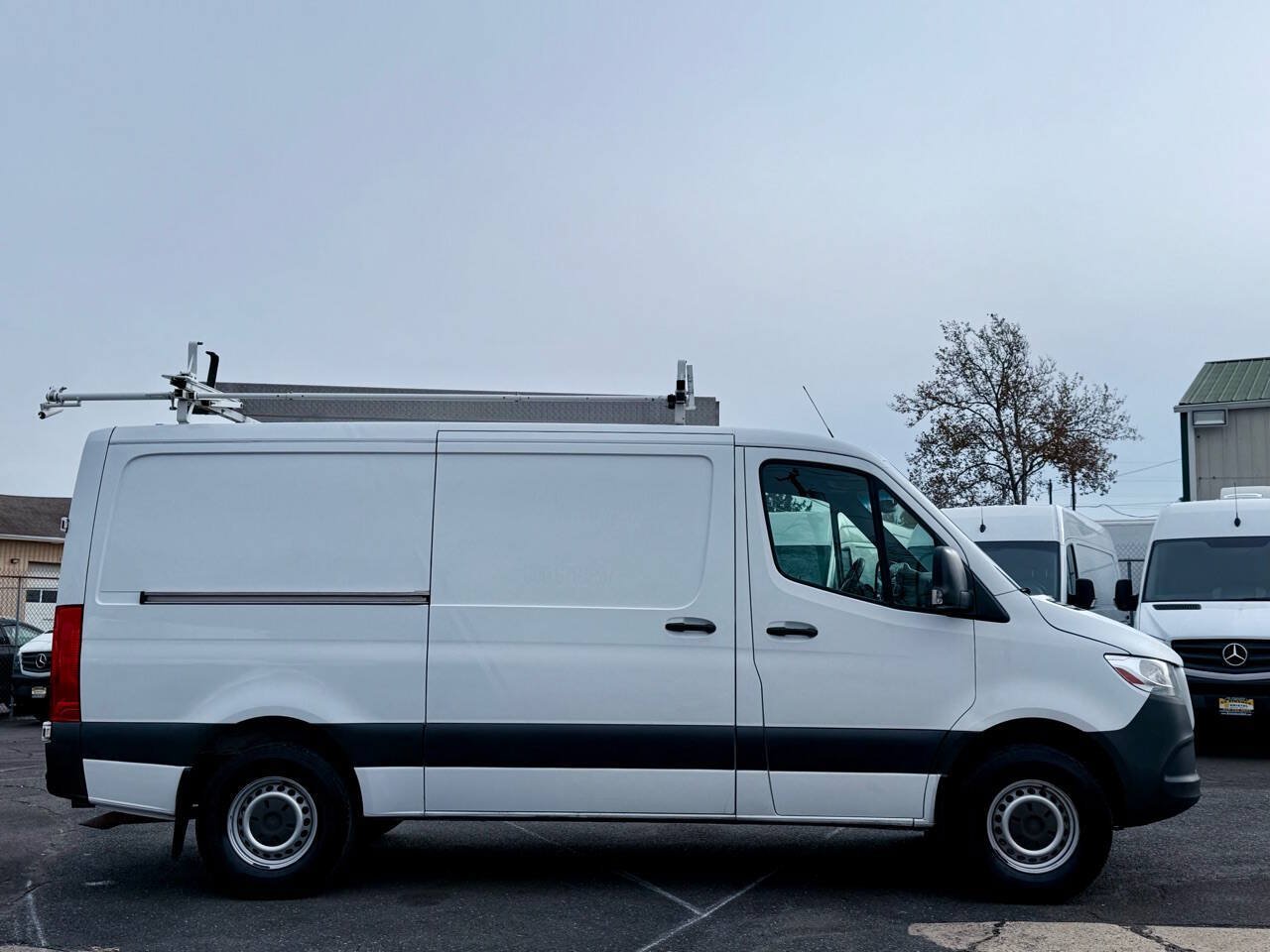 Used 2019 Freightliner Sprinter 2500 RWD image 4