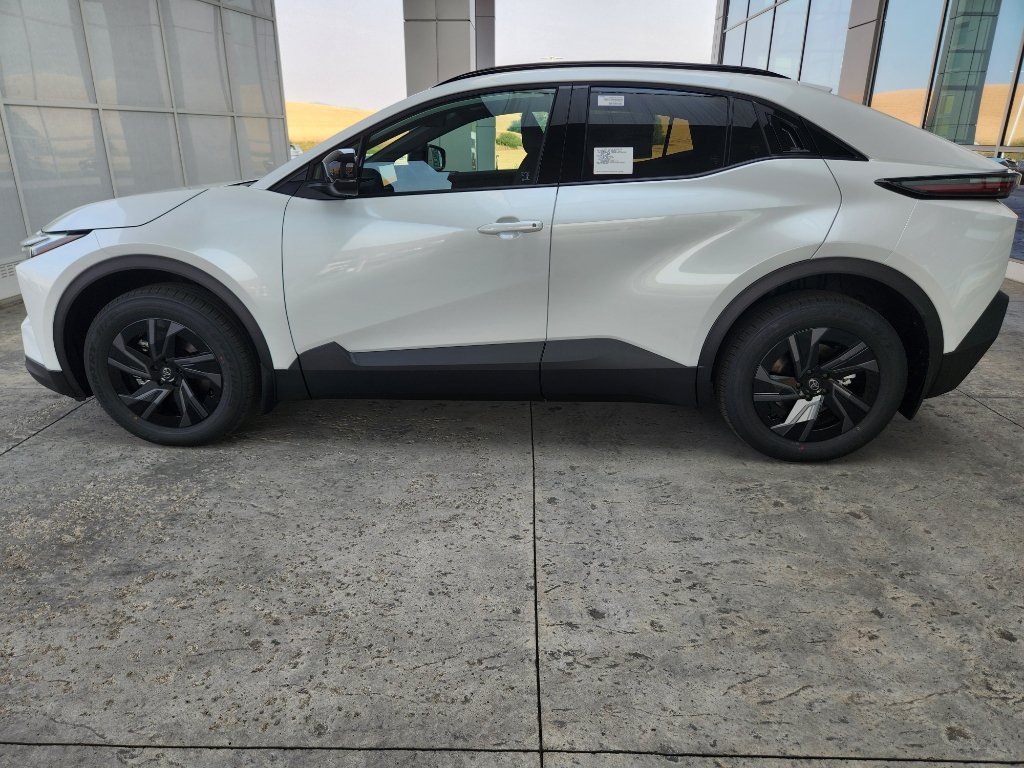 New 2026 Toyota C-HR AWD/4WD image 7