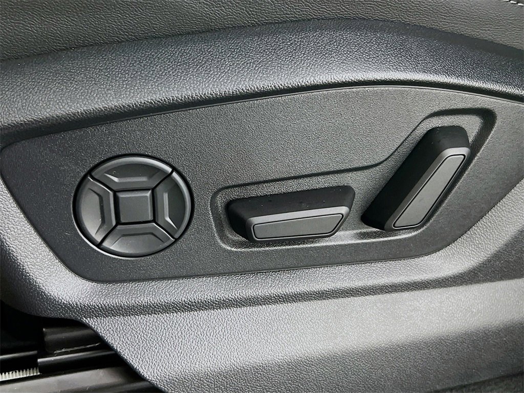 New 2025 Audi Q8 Premium image 22