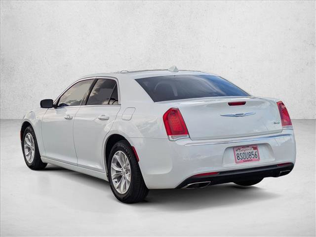 Used 2020 Chrysler 300 Touring image 7