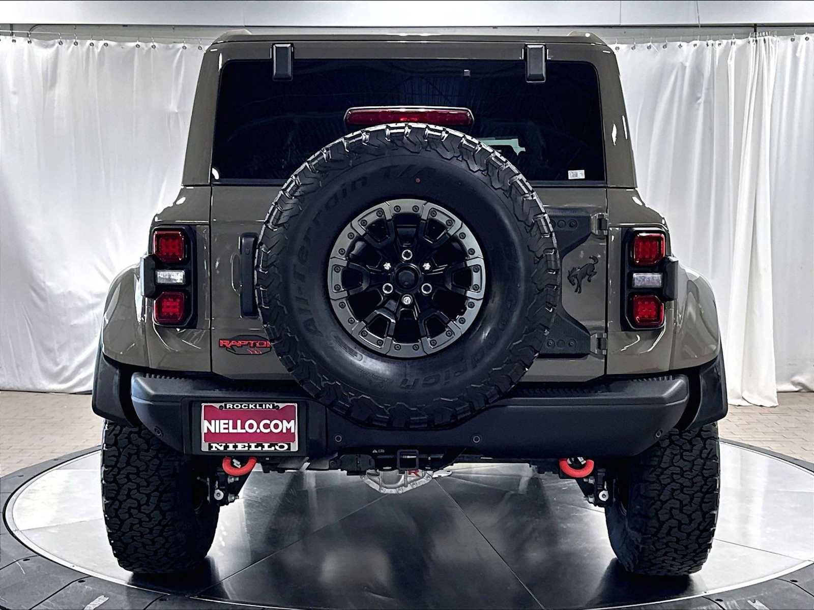 Used 2025 Ford Bronco Raptor w/ Interior Carbon Fiber Pack AWD/4WD image 8