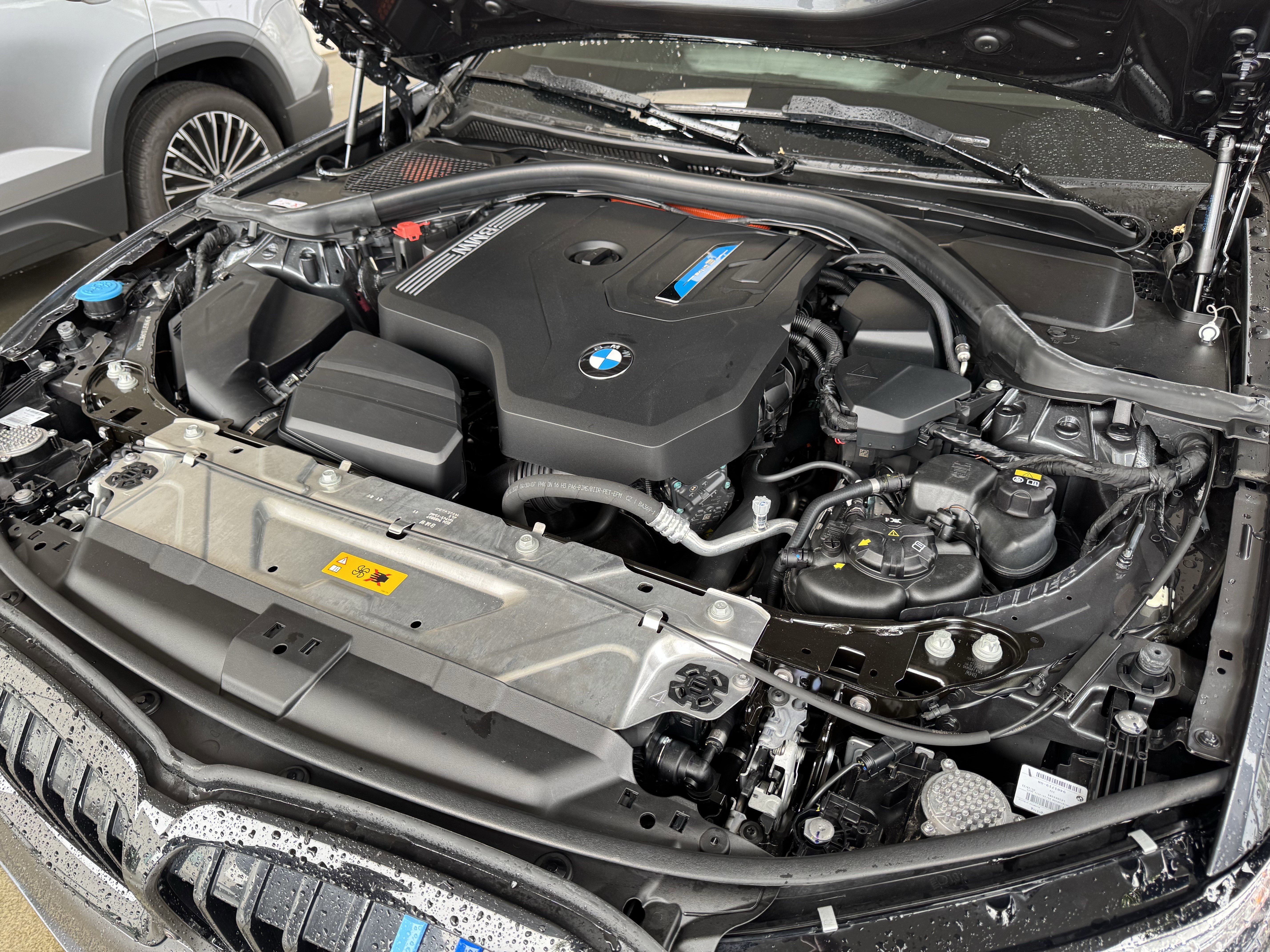 Used 2021 BMW 330e w/ M Sport Package image 37