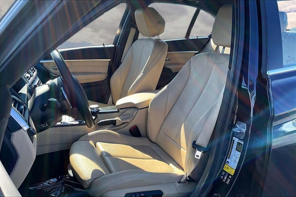 Used 2017 BMW 340i xDrive Sedan AWD/4WD image 21