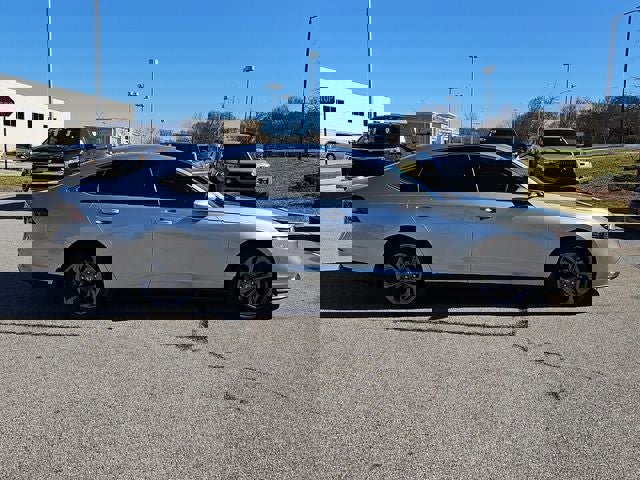 Used 2024 Honda Accord EX image 9