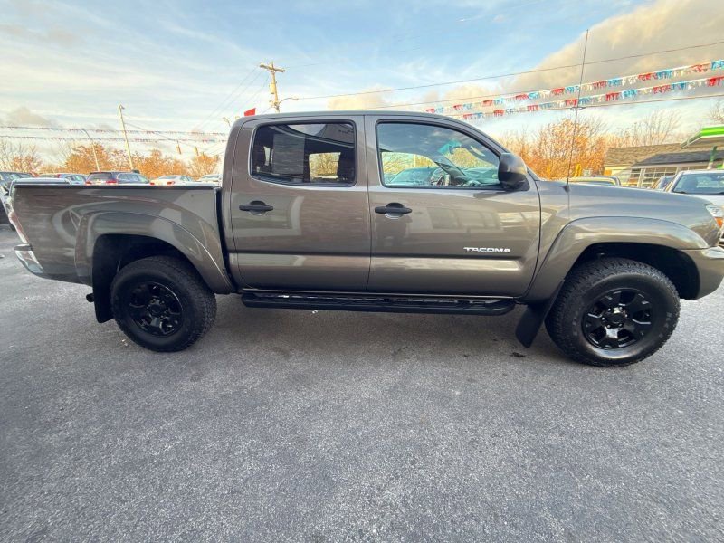Used 2014 Toyota Tacoma 4x4 Double Cab image 4