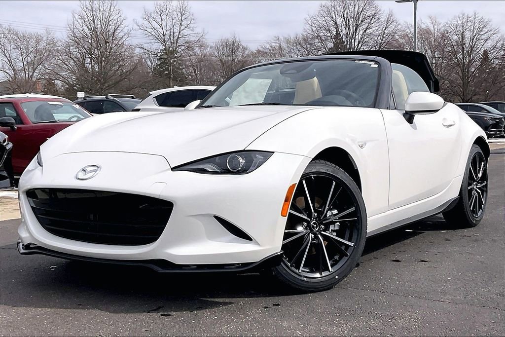 New 2026 MAZDA MX-5 Miata Grand Touring w/ Appearance Package image 2