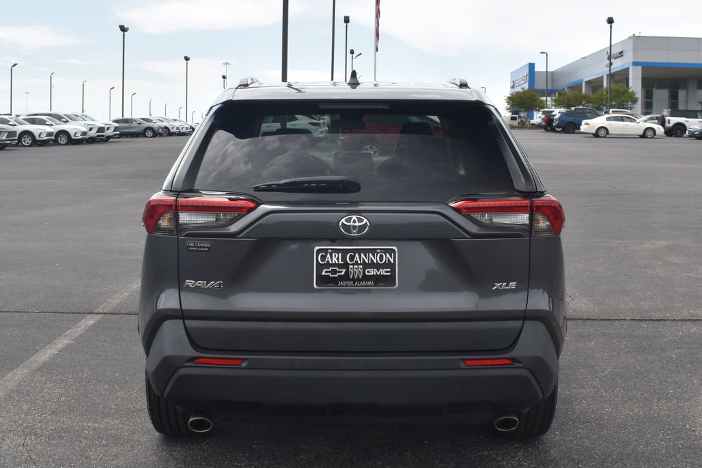 Used 2023 Toyota RAV4 XLE Premium FWD image 9