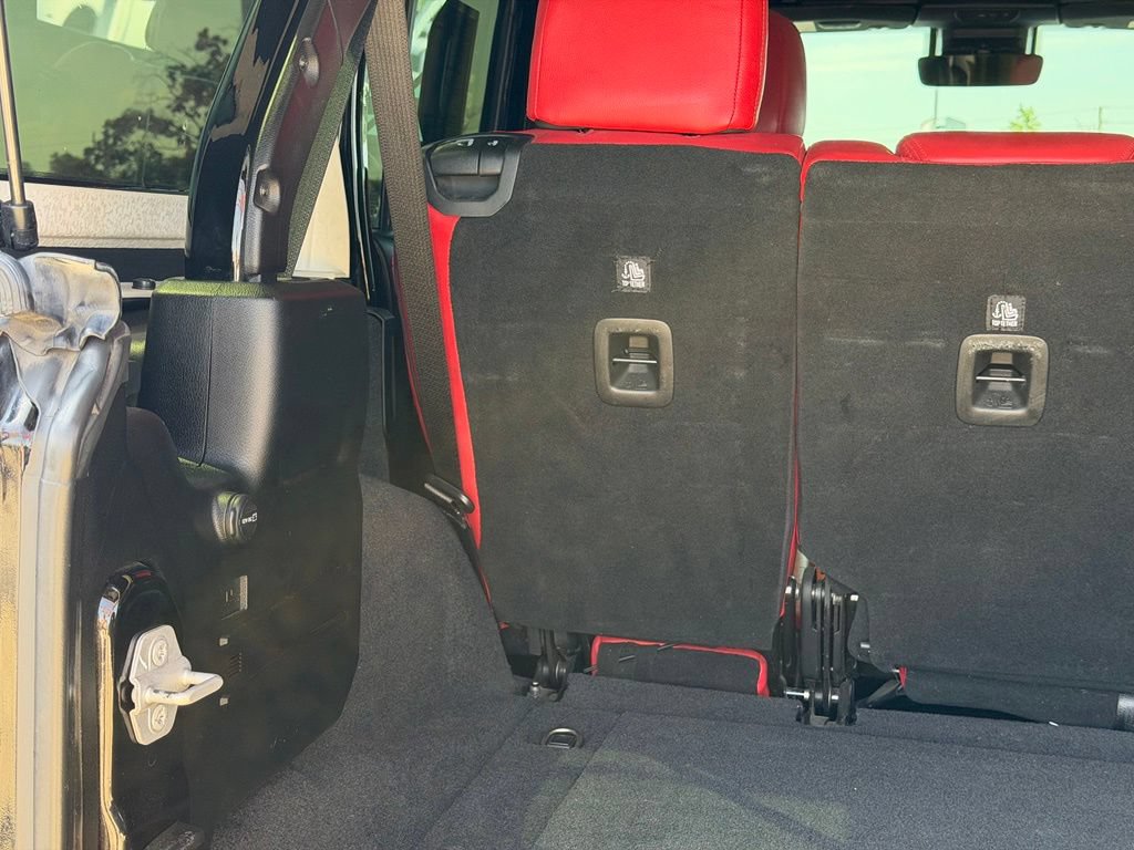 Used 2020 Jeep Wrangler Unlimited Rubicon AWD/4WD image 38