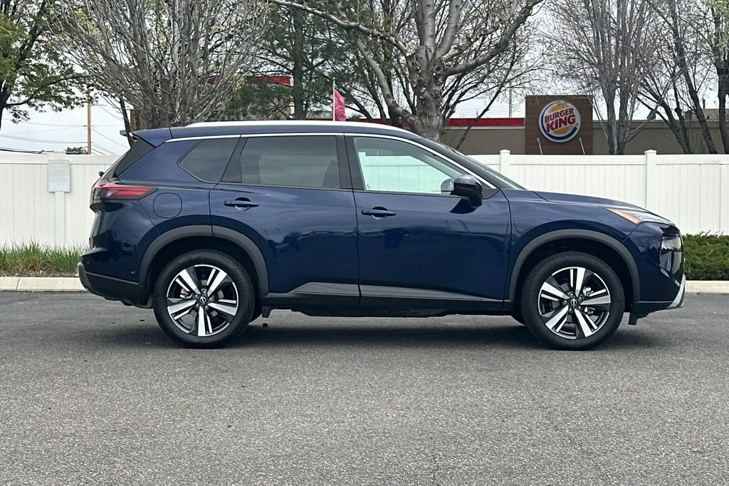 Used 2026 Nissan Rogue SL AWD/4WD image 3