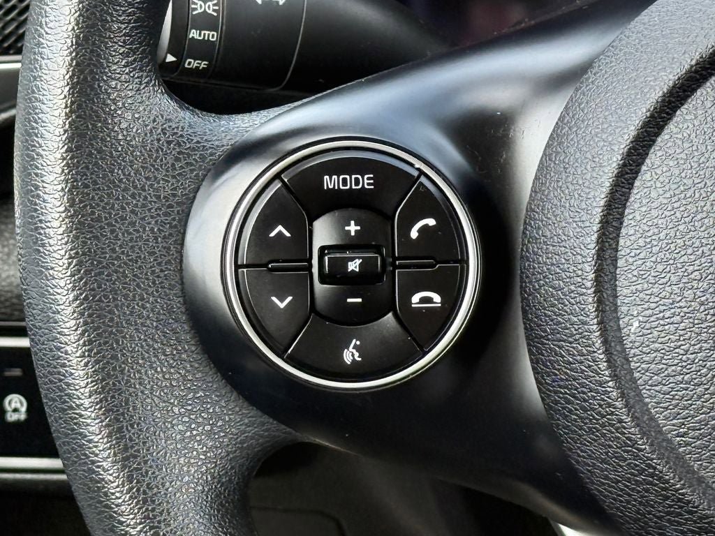 Used 2020 Kia Soul LX FWD image 20