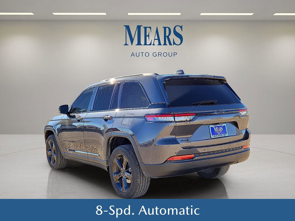 Used 2023 Jeep Grand Cherokee Altitude image 4