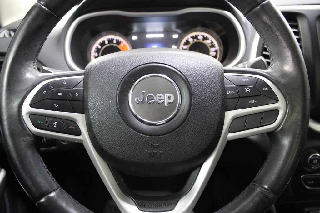 Used 2017 Jeep Cherokee Trailhawk w/ Comfort/Convenience Group image 32