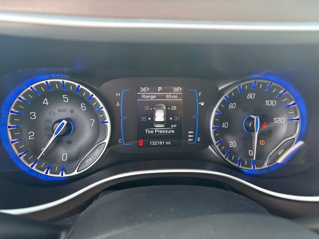 Used 2017 Chrysler Pacifica Touring image 16