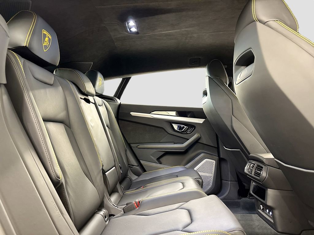 Used 2021 Lamborghini Urus image 16