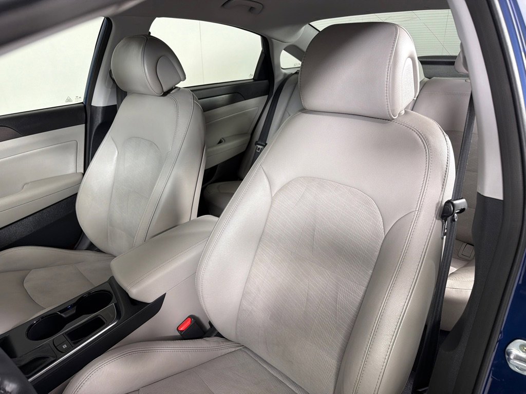Used 2015 Hyundai Sonata Sport w/ Option Group 03 FWD image 12