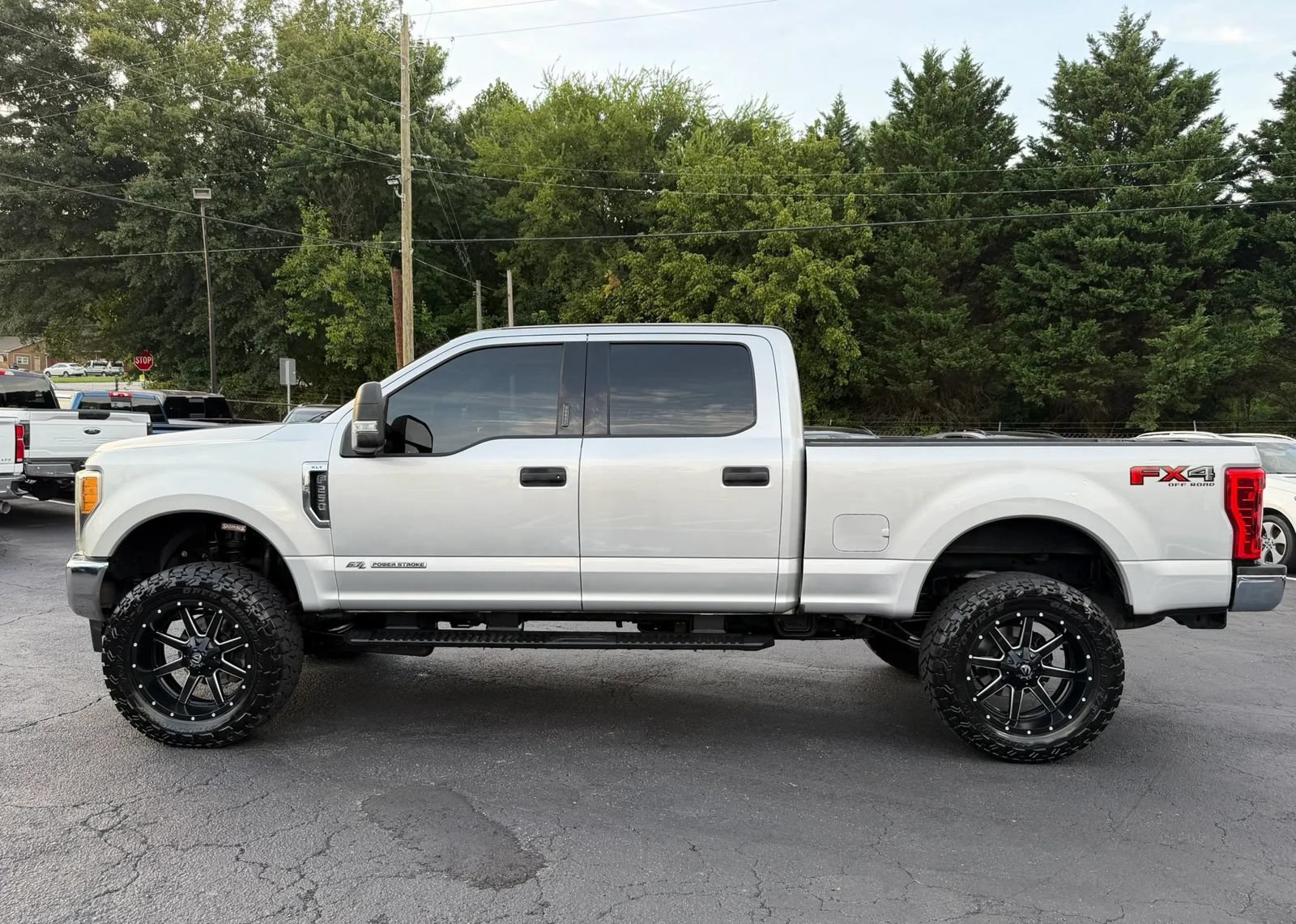 Used 2017 Ford F250 XLT w/ XLT Value Package AWD/4WD image 4