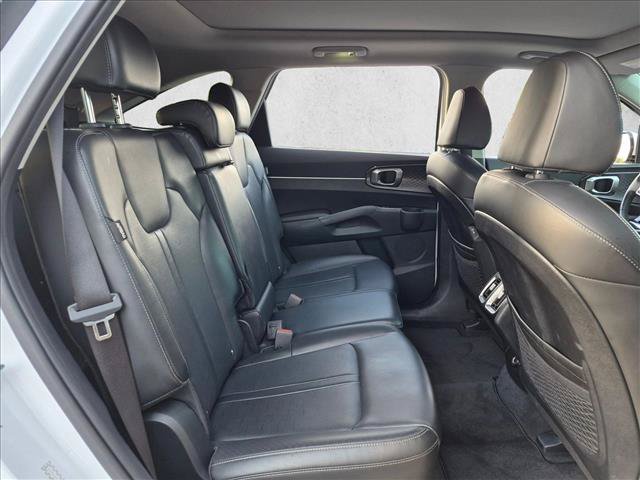 Used 2025 Kia Sorento S w/ Panoramic Sunroof Package FWD image 18