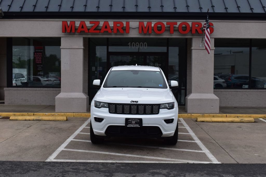 Used 2018 Jeep Grand Cherokee Altitude AWD/4WD image 5