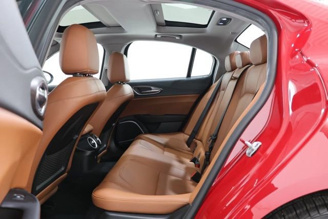 Used 2020 Alfa Romeo Giulia Ti w/ Active Blind Spot Package image 28