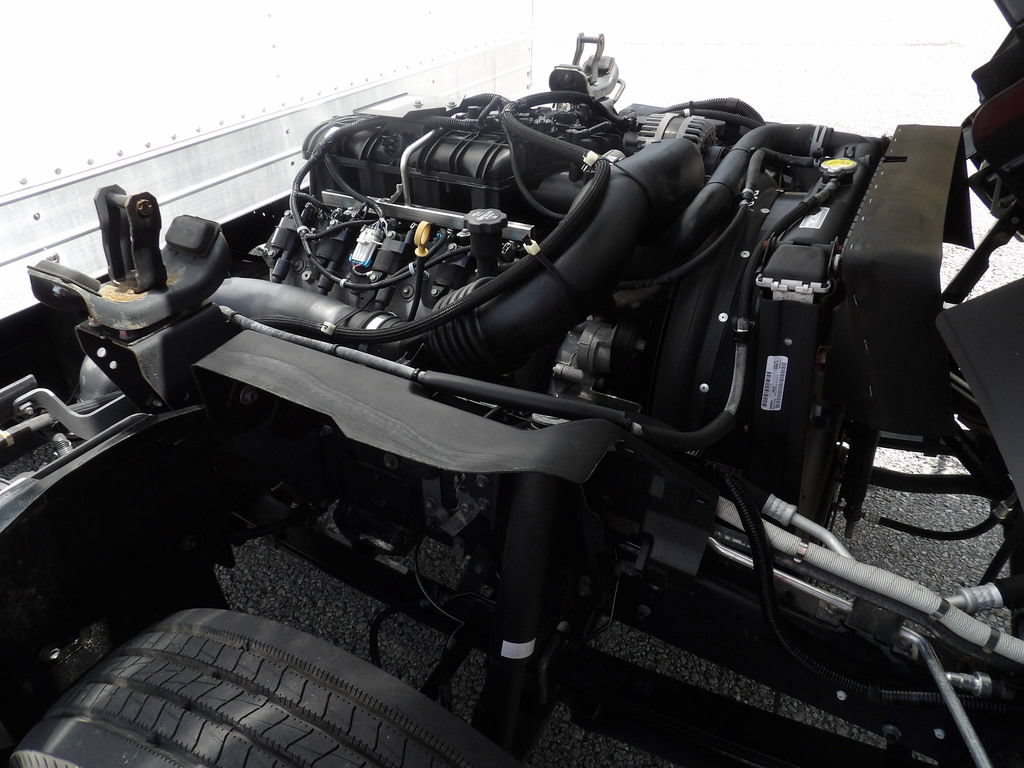 Used 2019 Isuzu NPR RWD image 31