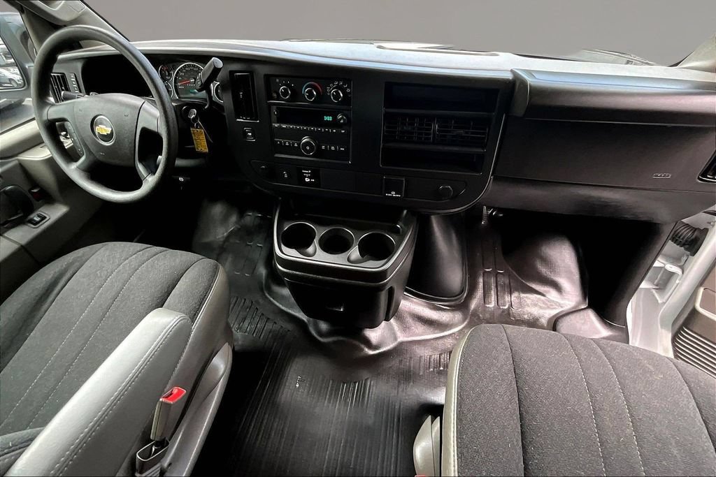 Used 2025 Chevrolet Express 2500 w/ Driver Convenience Package RWD image 8