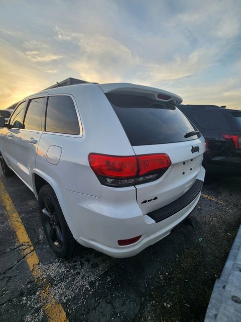 Used 2015 Jeep Grand Cherokee Altitude image 3