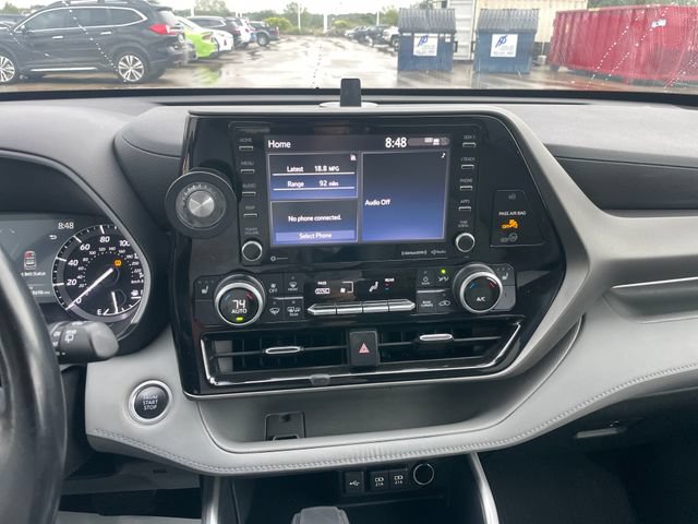 Used 2021 Toyota Highlander XLE AWD/4WD image 12
