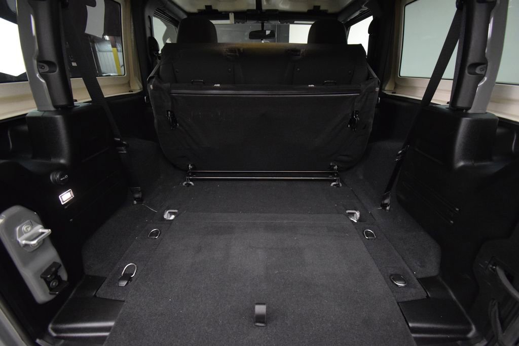 Used 2022 Jeep Wrangler Sport AWD/4WD image 32