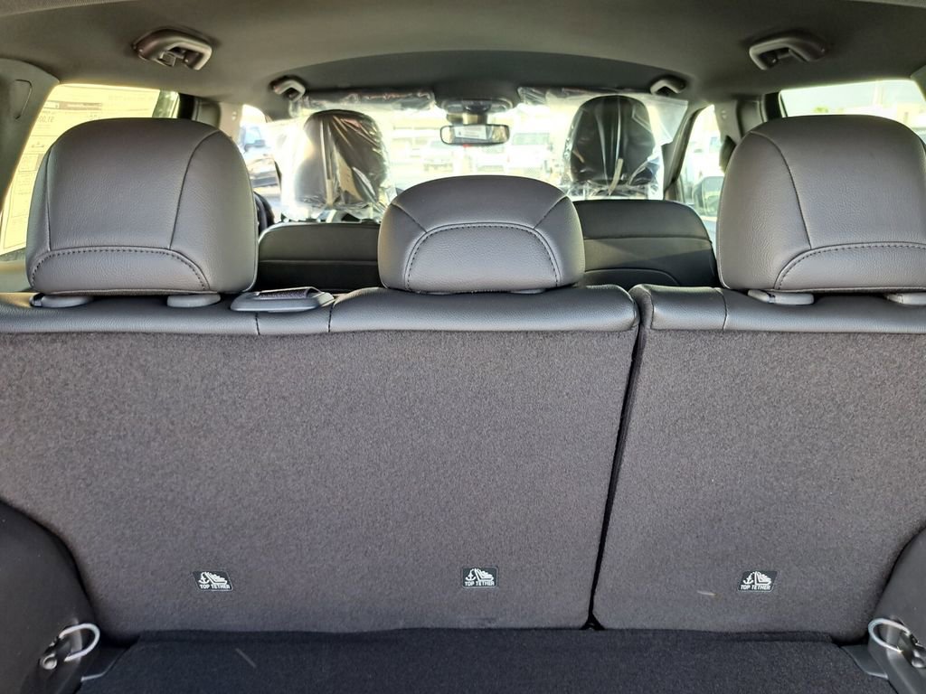 New 2026 Jeep Compass Latitude image 32