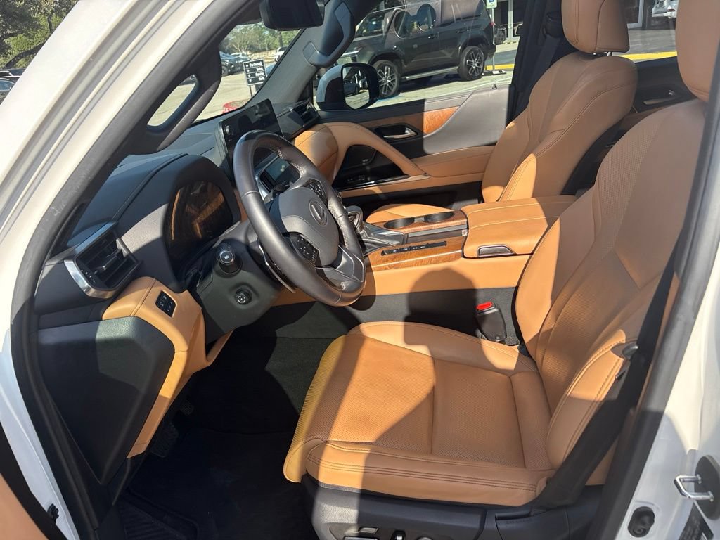 Used 2022 Lexus LX 600 4WD w/ Interior Upgrade Package image 17
