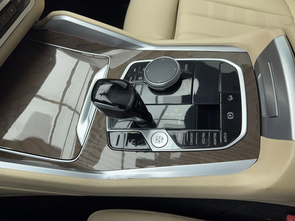 Used 2021 BMW X6 xDrive40i w/ M Sport Package image 34