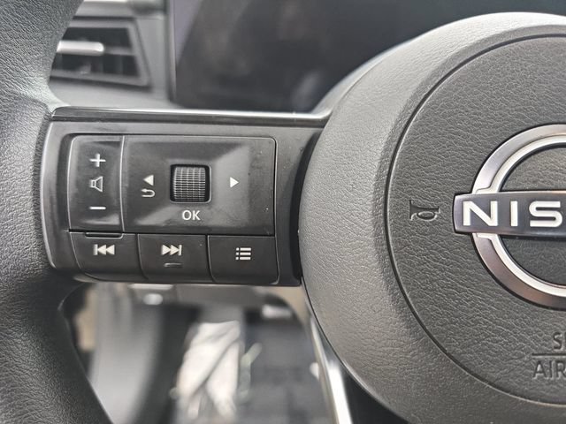 Used 2026 Nissan Kicks SV FWD image 17