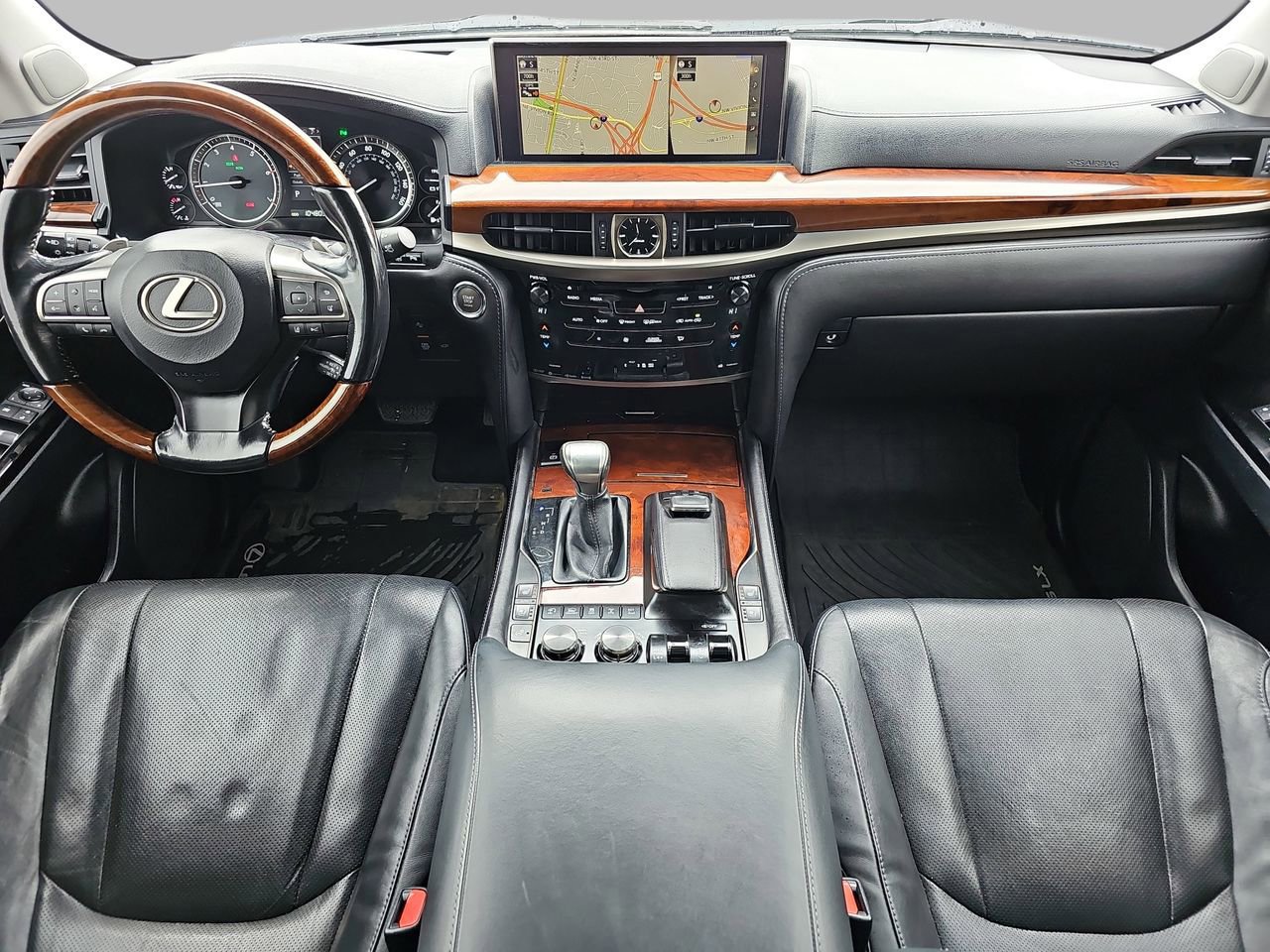 Used 2016 Lexus LX 570 4WD w/ Luxury Package image 11