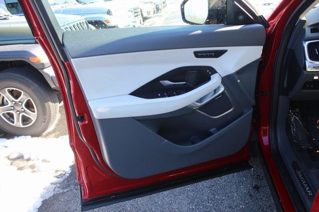 Used 2020 Jaguar E-PACE SE image 18