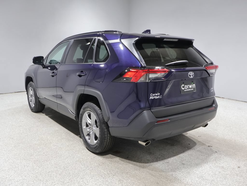 Used 2025 Toyota RAV4 XLE AWD/4WD image 5