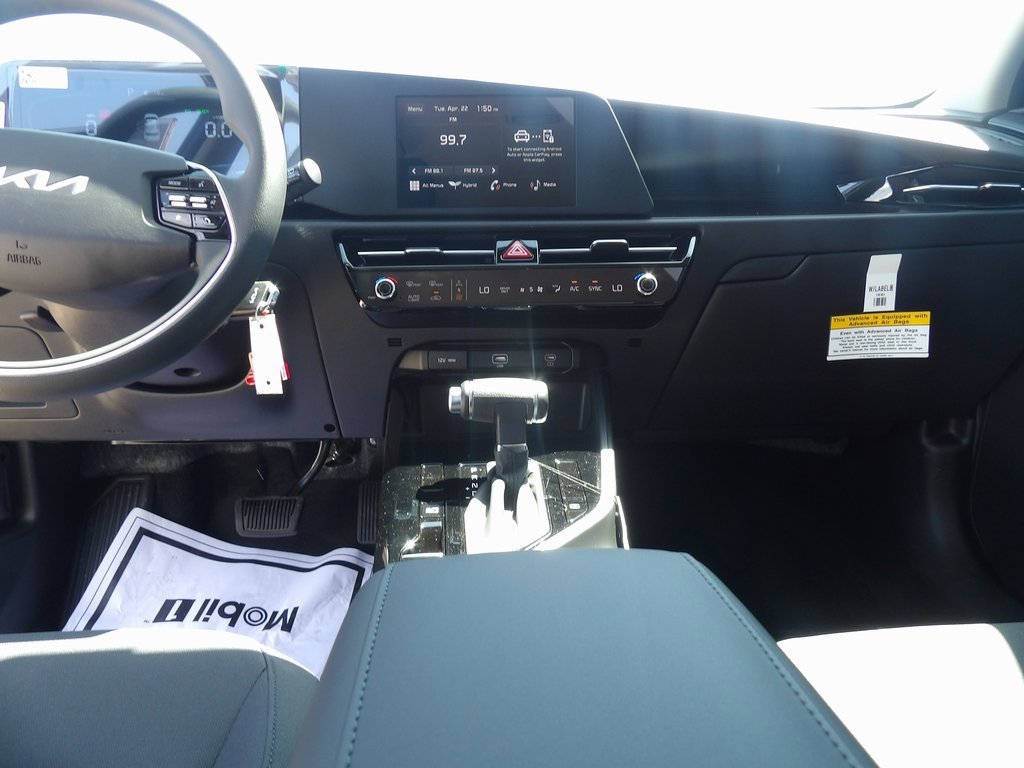 New 2025 Kia Niro LX image 11