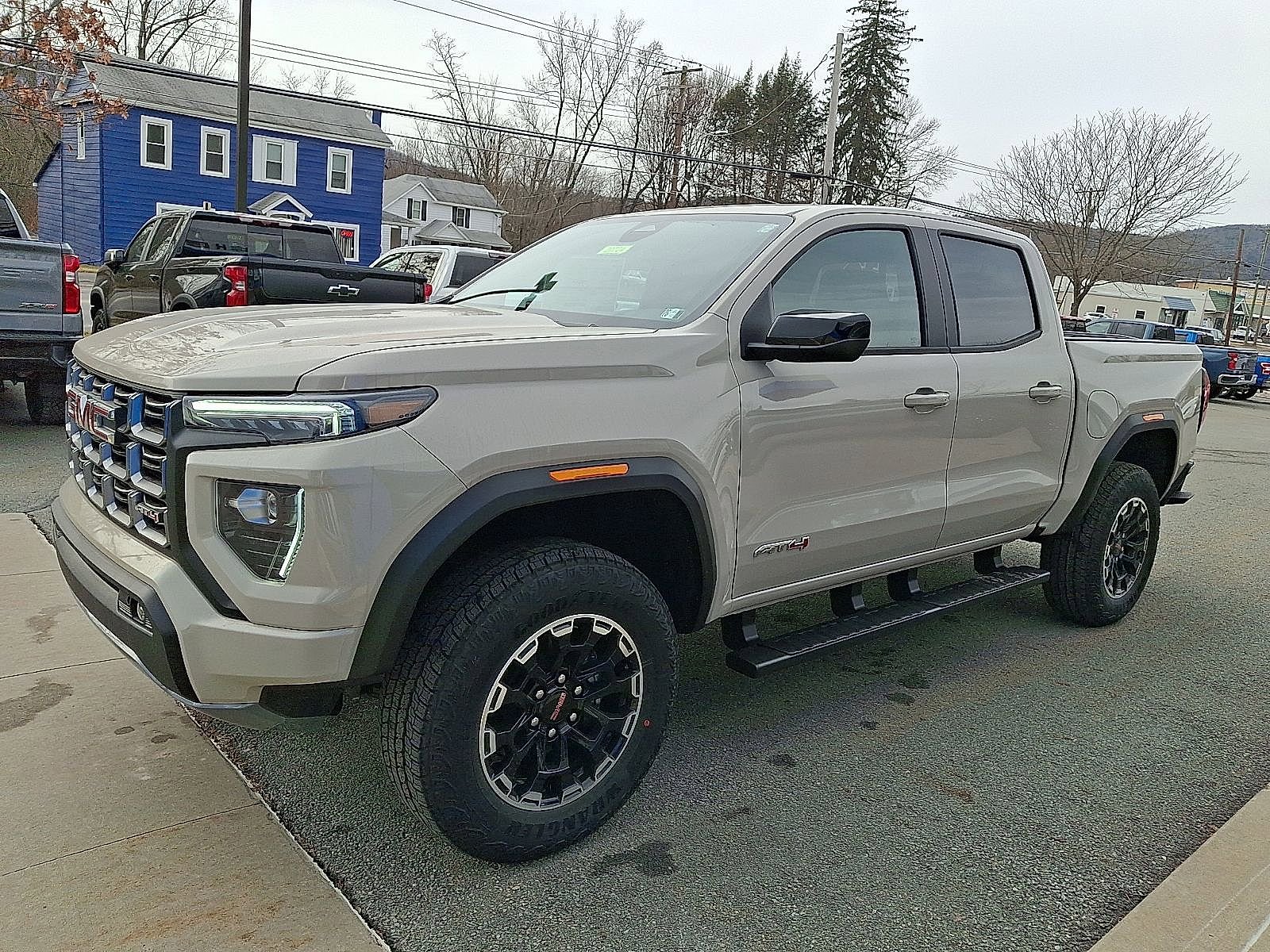 Used 2026 GMC Canyon AT4 image 3