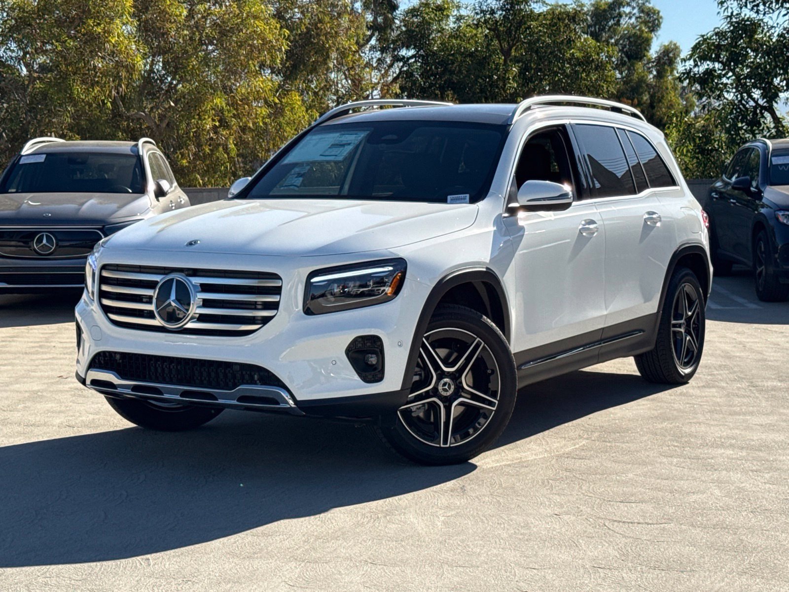 New 2026 Mercedes-Benz GLB 250 4MATIC image 2