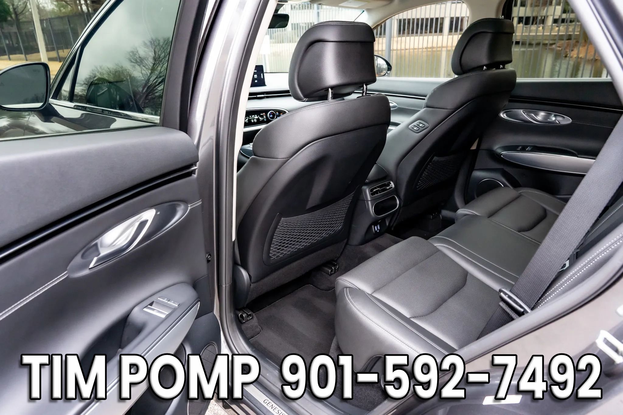 Used 2023 Genesis GV70 2.5T w/ Select Package image 13